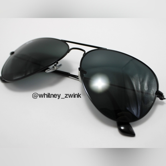 Model Display Ray-Ban Aviator Black  RB3025 58 / 62 - Picture 7 of 17